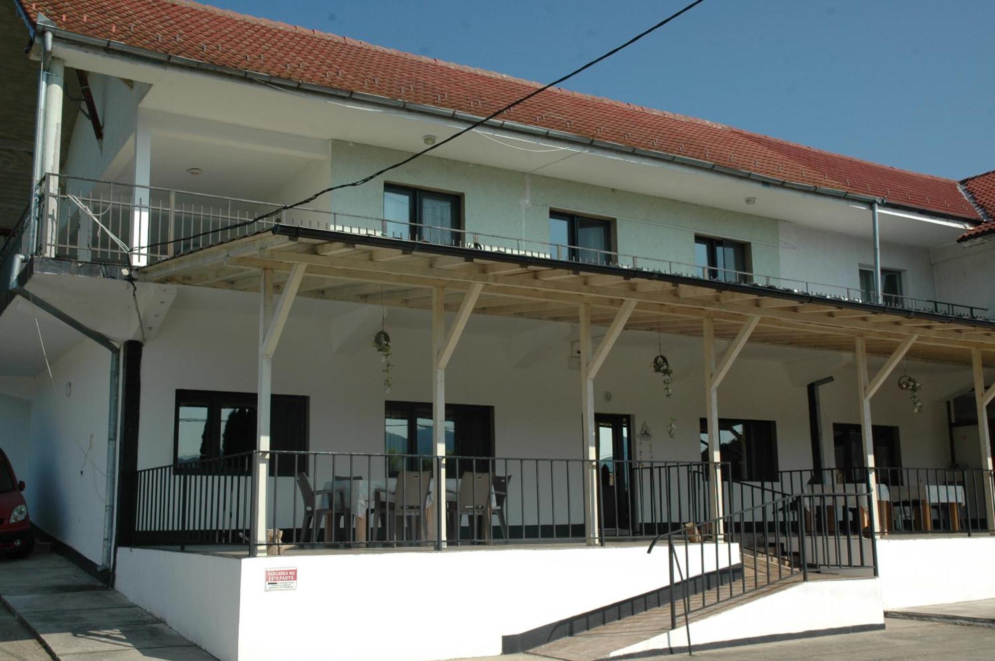 Casa Geppo - Camere De Inchiriat Ешелница Экстерьер фото